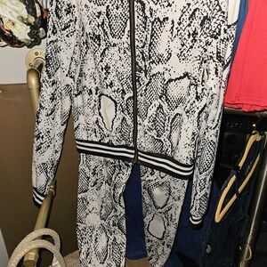 Black and White Snake Print Women's Tracksuit